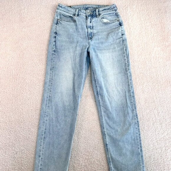 American Eagle Outfitters Denim - American Eagle Womens Mom Straight Jean Size 8 Light Wash Classic Denim Casual
